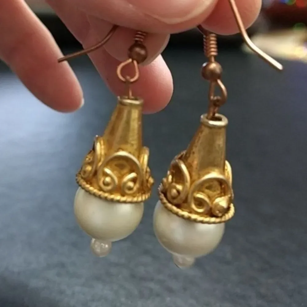 Vintage gold tone faux pearl earrings